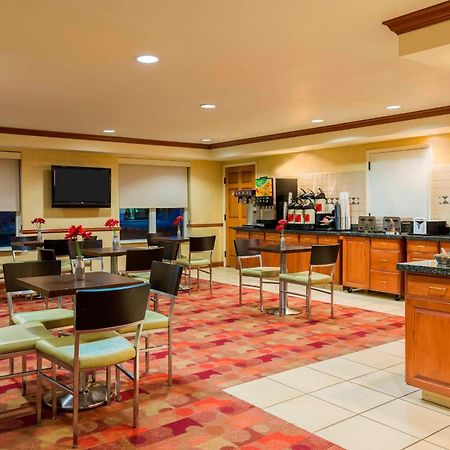 Towneplace Suites By Marriott Springfield Exterior photo