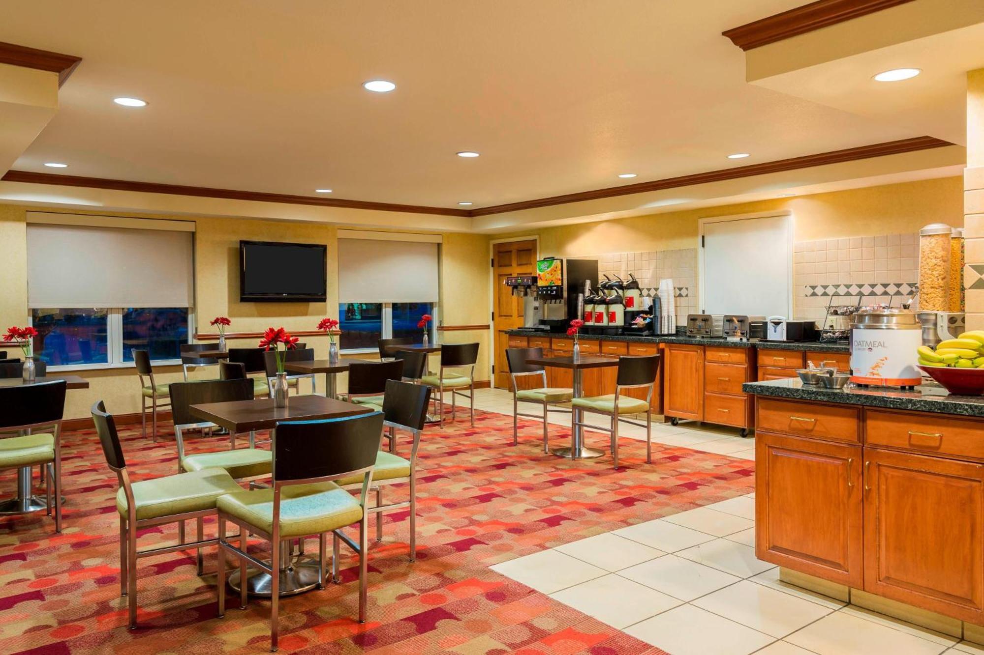 Towneplace Suites By Marriott Springfield Exterior photo
